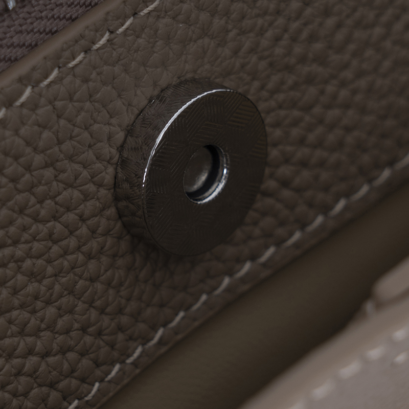 Warm Brown Gentle-Textured Trimmed Handbag