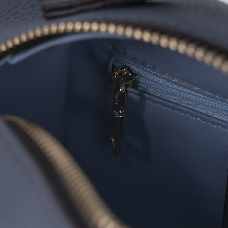 Mist Blue Badge Dual-Use Bag